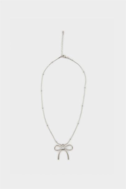 قلادة نسائي فضي