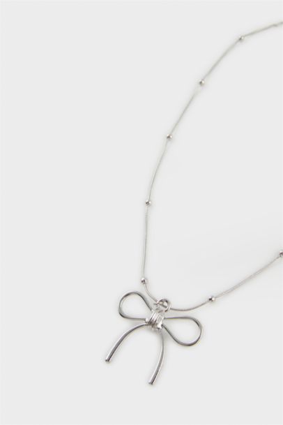 قلادة نسائي فضي