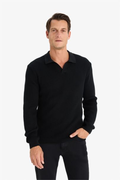 Pull en tricot à col polo et coupe régulière