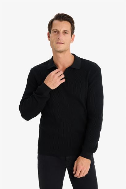 Pull en tricot à col polo et coupe régulière