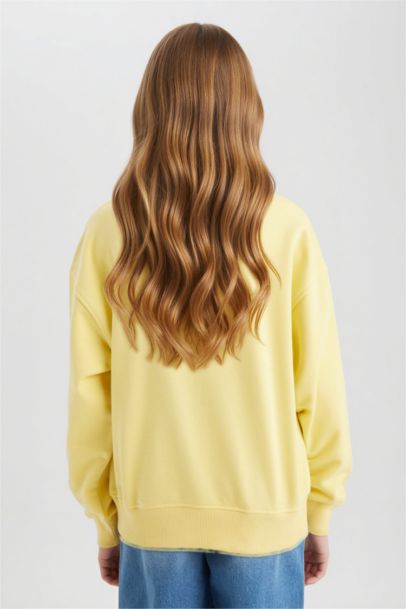 Girl Relax Fit Crew Neck Printed Sweatshirt