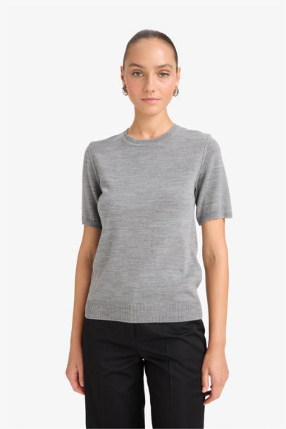 Pull en maille à col rond manches courtes Coupe régulière