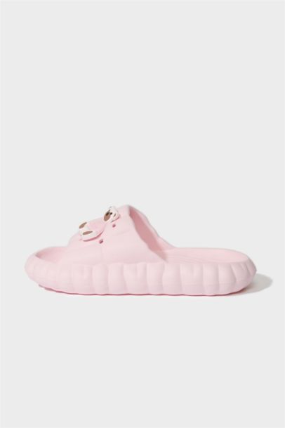 شبشب نسائي بكعب مسطح بشريط مفرد