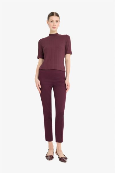 T-shirt côtelé à col semi-montant et manches courtes Coupe régulière