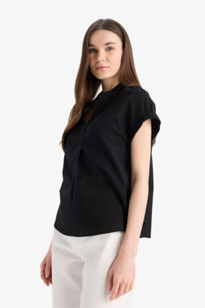 Regular Fit Crew Neck Short Sleeve Blouse