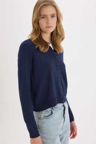 جاكيت تريكو سادة قصة عادية بياخة بولو