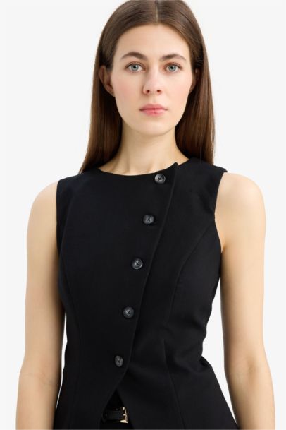 Asymmetric Crew Neck Vest