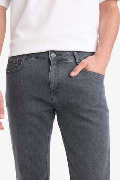 بنطرون جينز سيرجيو قصة عادية وخصر عادي