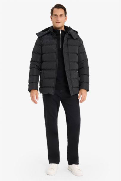 قمصلة نفخ قصة عادية بغطاء للرأس