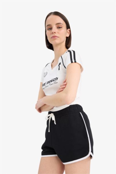 تيشيرت نص كم سليم مطبوع برقبة V