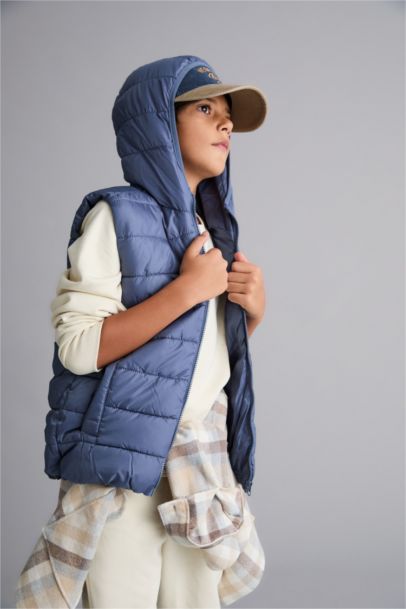 Su Geçirmez Kapüşonlu Fermuarlı Şişme Yelek Erkek Çocuk