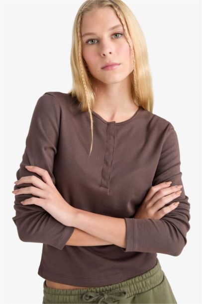 Fitted Ribbed Long Sleeve T-Shirt