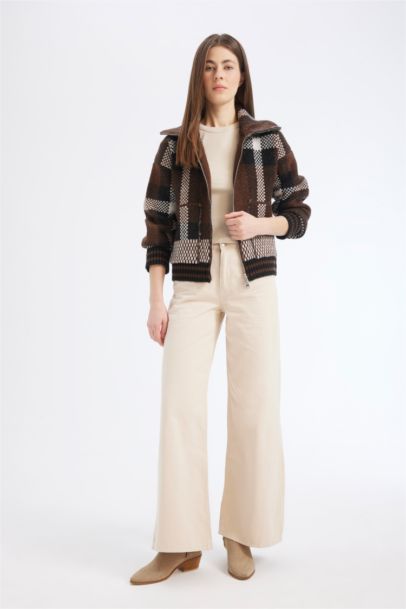 جاكيت كاروهات قصة عادية بياخة بولو