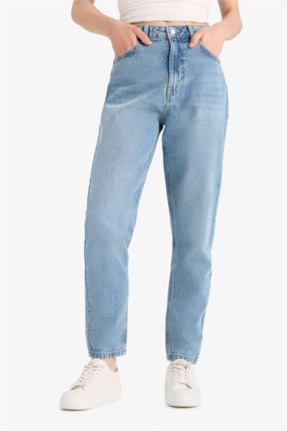 بنطرون جينز لينا موم فيت برجل عادي وخصر عالي