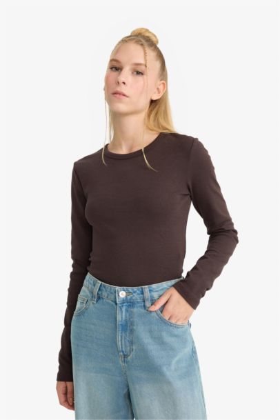 Fitted Crew Neck Ribbed Long Sleeve T-Shirt