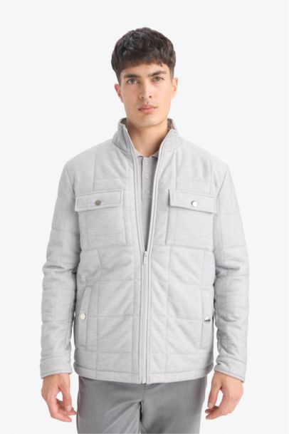 قمصلة نفخ شتوي سليم فيت بياقة عالية ببطانة وسحاب وجيوب