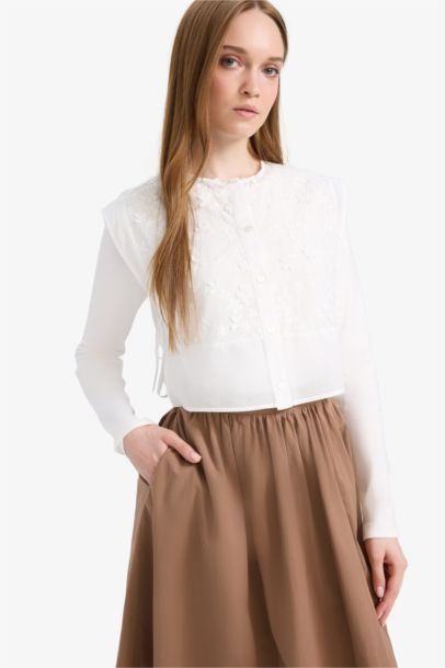 Crew Neck Lace Up Embroidered Blazer Vest