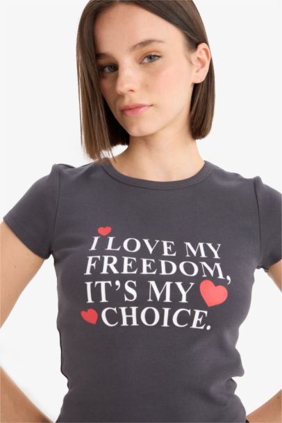 تيشيرت كروب توب نص كم سليم فيت مضلع برقبة مستديرة