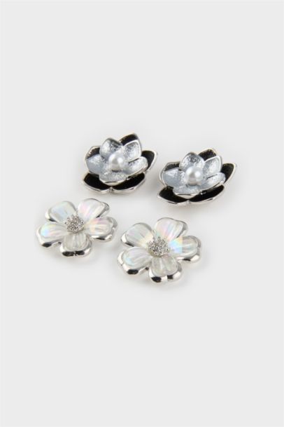 Woman 2 Piece Floral Earrings