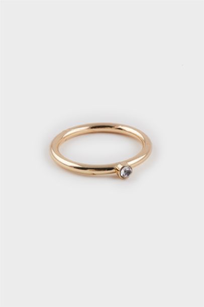 Woman 6 Piece Gold Rings