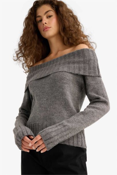 Pull en tricot slim à épaules dénudées