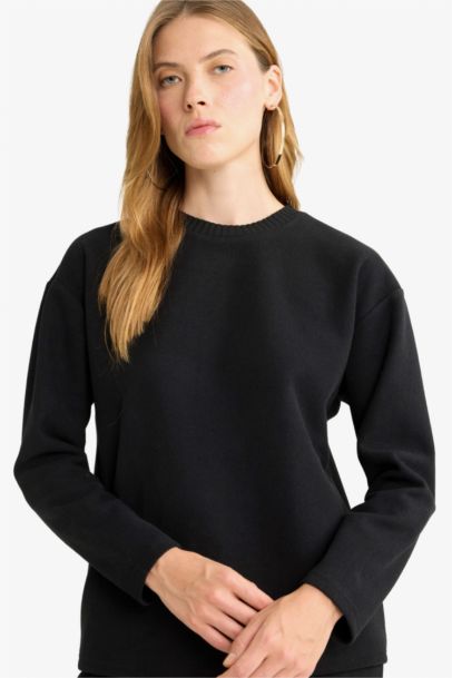 Relax Fit Long Sleeve Sweatshirt