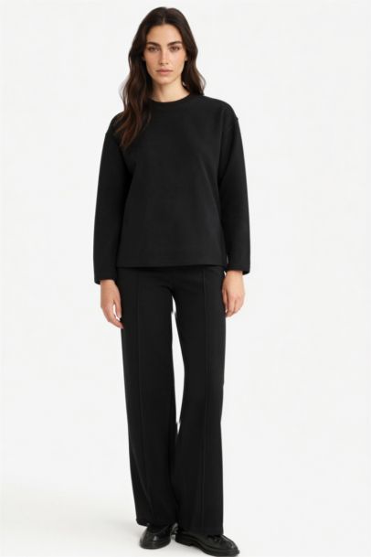 Relax Fit Long Sleeve Sweatshirt