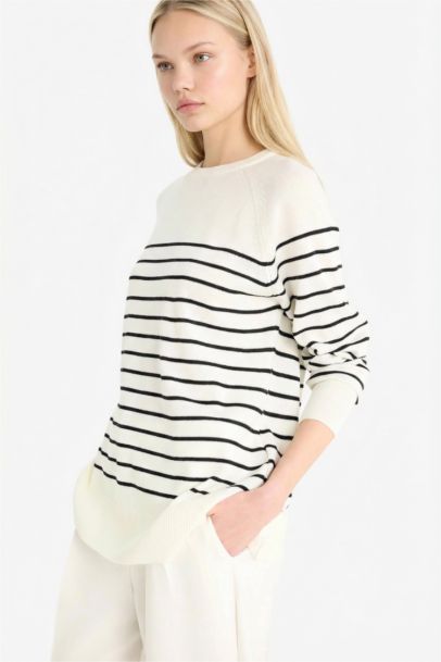 Pull rayé à col rond Coupe régulière