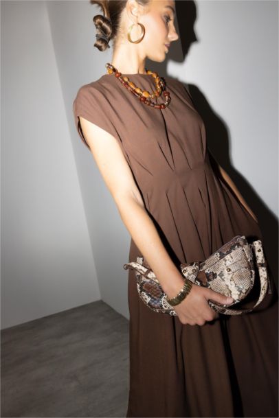 Woman Matte Gold Earrings