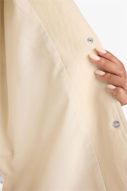 Su İtici Kapüşonlu Çıtçıtlı Cepli Yağmurluk