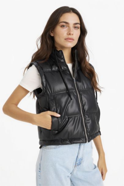 Regular Fıt Kapüşonlu Suni Deri Yelek