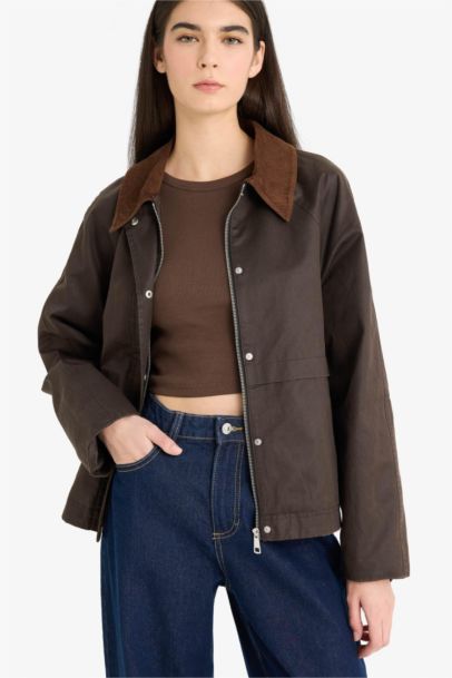 جاكيت خفيف مقاوم للماء قصة مريحة بياخة بولو