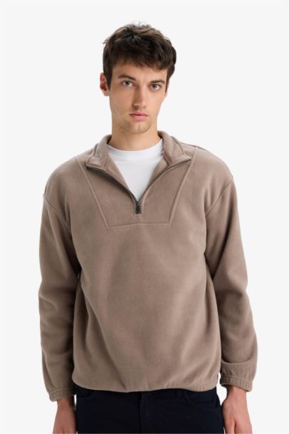 سويت شيرت مطبوع أوفر سايز بياقة عالية