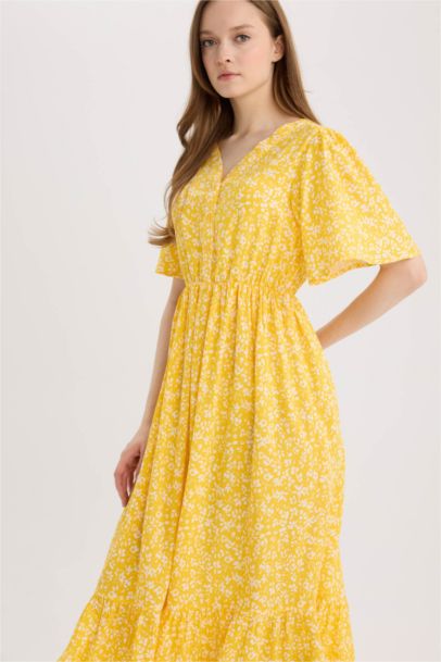 Regular Fit V Yaka Çiçek Desenli Kısa Kollu Midi Yazlık Elbise