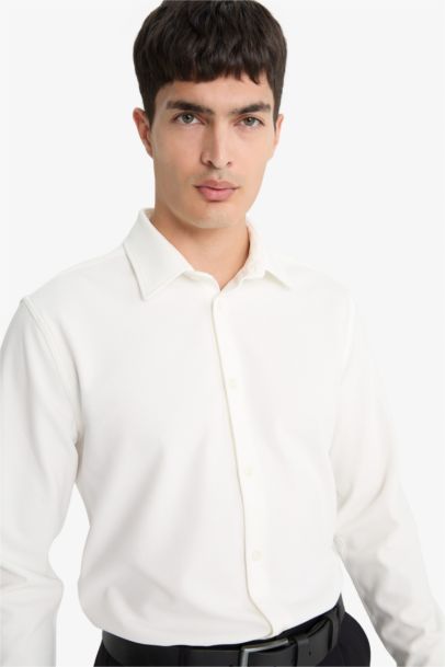 Chemise slim en coton peigné à manches longues