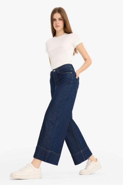 Short Wide Leg High Waist Crop Fit Jeans