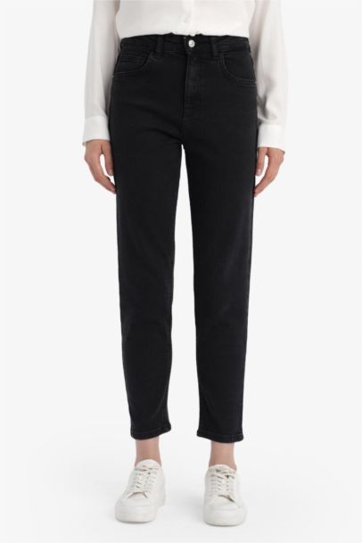 بنطلون جينز كومفرت موم فيت بخصر عالي