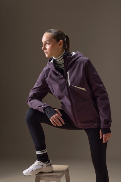 Jacket imperméable Slim fit à capuche et fermeture zip de DeFactoFit