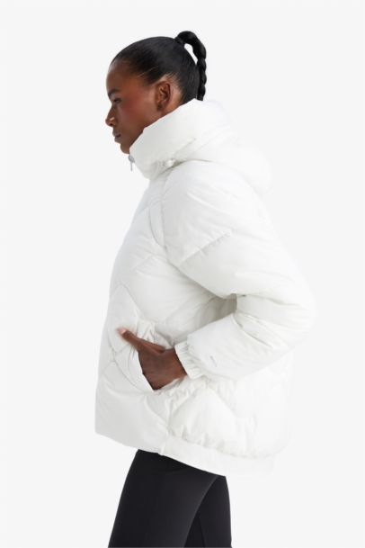 Su İtici Oversize Fit Geniş Kalıp Kapüşonlu Fermuarlı Cepli Şişme Mont