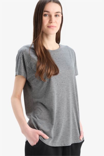 تيشيرت نص كم عادي برقبة مستديرة