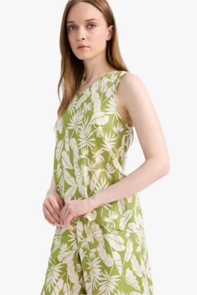 Regular Fit V Collar Patterned Sleeveless Blouse
