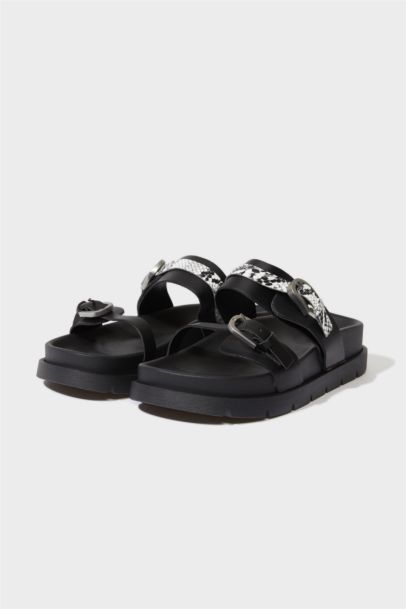 Woman Flat Sole Slipper