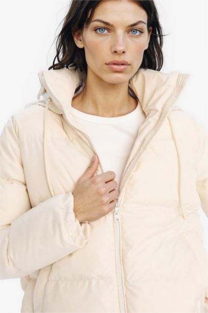 Standard Fit Hooded Zippered Pocket Puffer Jacket