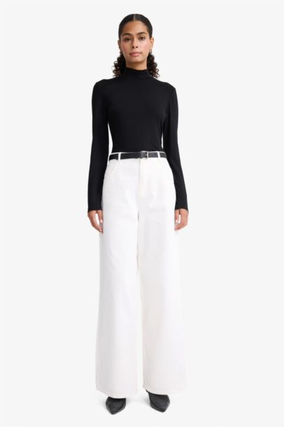 T-shirt slim basique à manches longues et col roulé