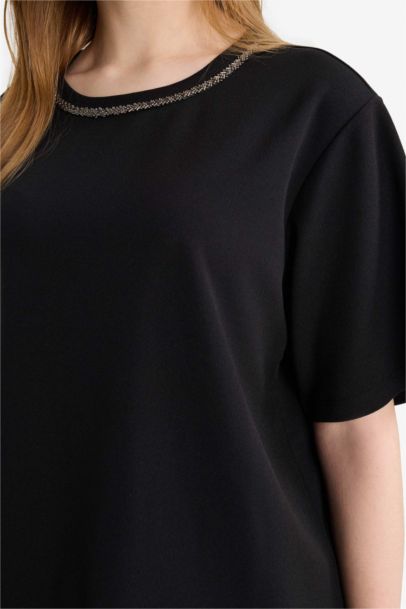 تيشيرت نص كم  قصة عادية برقبة مستديرة