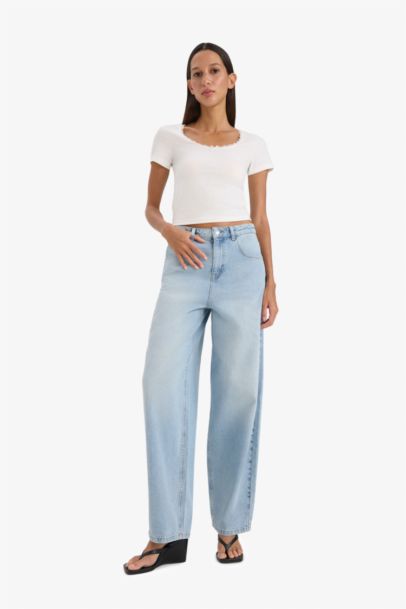 Fitted Lace Collar Short Sleeve White T-Shirt