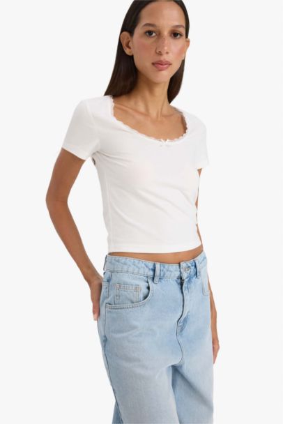 Fitted Lace Collar Short Sleeve White T-Shirt