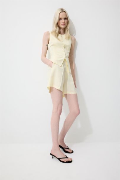 Short en lin taille haute