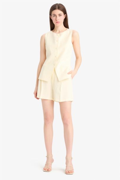 Short en lin taille haute