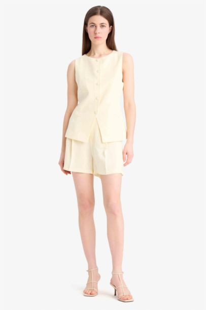 Short en lin taille haute